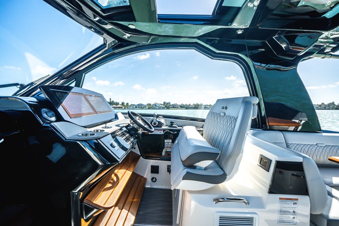 Photo of SEA RAY Tire King 39' 9