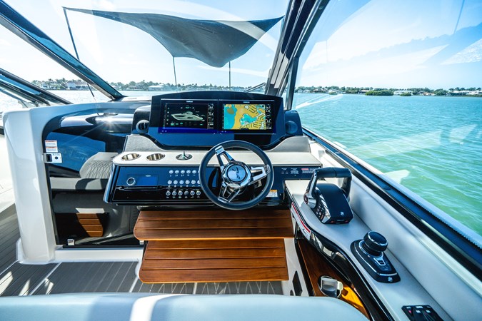 Photo of SEA RAY Tire King 39' 9