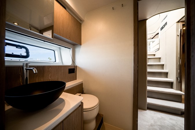 Photo of AZIMUT YACHTS Sarah Jane 53' 1