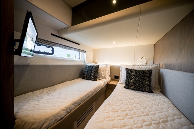 Photo of AZIMUT YACHTS Sarah Jane 53' 1