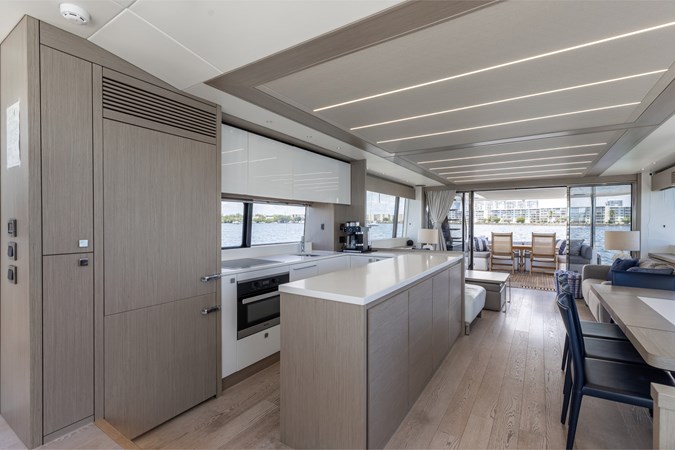 Photo of SUNSEEKER MILAMO 76'