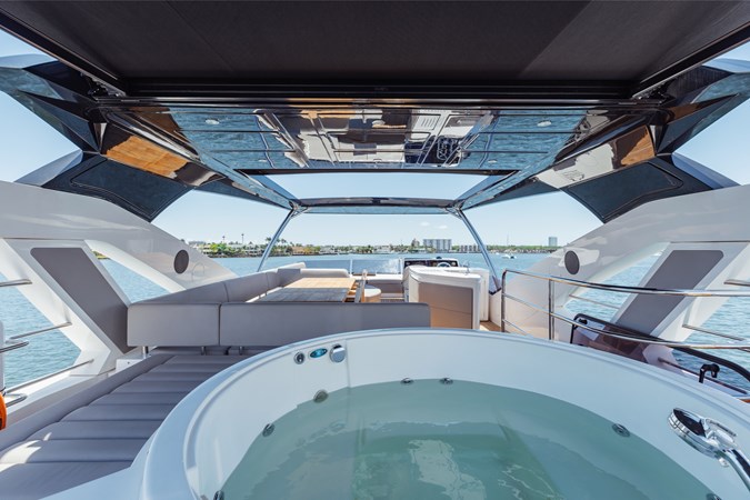 Photo of SUNSEEKER MILAMO 76'