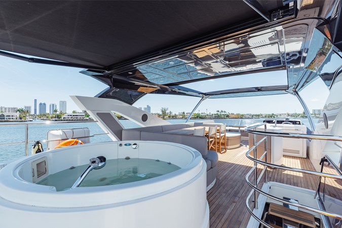 Photo of SUNSEEKER MILAMO 76'