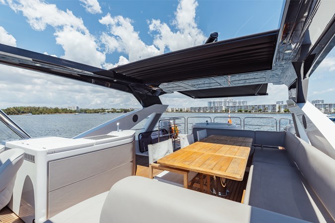 Photo of SUNSEEKER MILAMO 76'