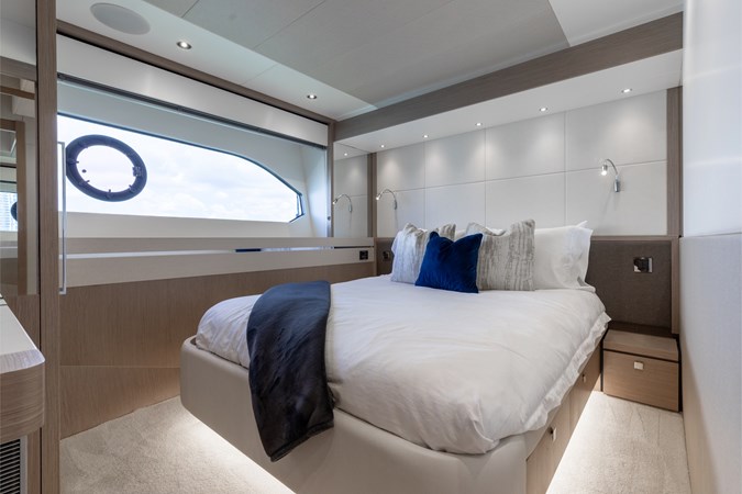 Photo of SUNSEEKER MILAMO 76'