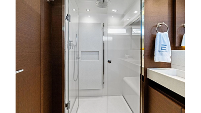 2016 PRESTIGE YACHTS 750 - photo 53