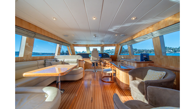 2005 HORIZON YACHTS 82 SkyLounge - photo 15