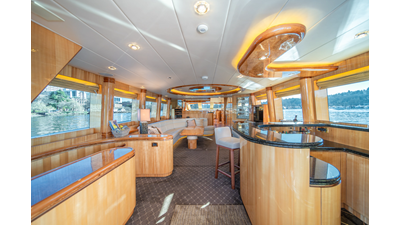 2005 HORIZON YACHTS 82 SkyLounge - photo 21