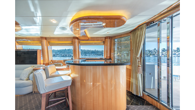 2005 HORIZON YACHTS 82 SkyLounge - photo 23