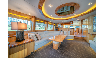 2005 HORIZON YACHTS 82 SkyLounge - photo 27
