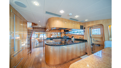 2005 HORIZON YACHTS 82 SkyLounge - photo 29