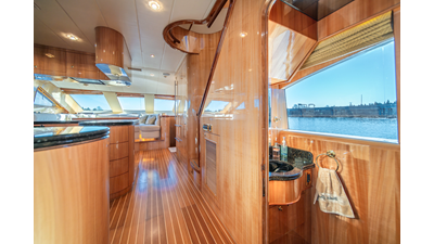 2005 HORIZON YACHTS 82 SkyLounge - photo 38