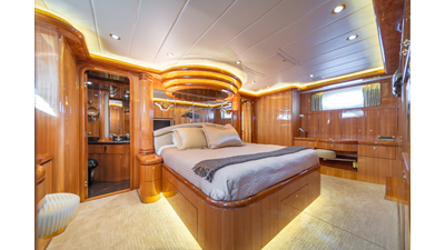 2005 HORIZON YACHTS 82 SkyLounge - photo 40