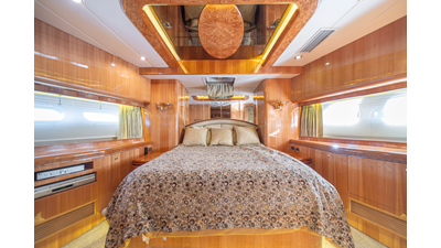 2005 HORIZON YACHTS 82 SkyLounge - photo 50