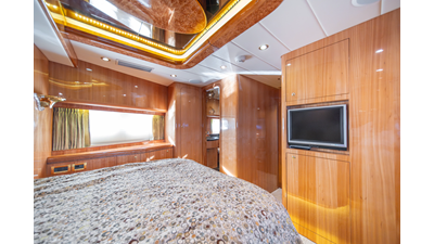 2005 HORIZON YACHTS 82 SkyLounge - photo 54