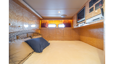 2005 HORIZON YACHTS 82 SkyLounge - photo 67