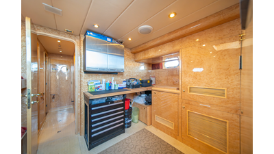 2005 HORIZON YACHTS 82 SkyLounge - photo 71