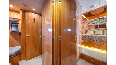 2005 HORIZON YACHTS 82 SkyLounge - photo 73