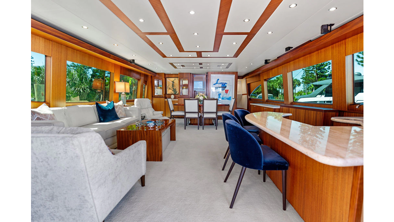 Photo of HATTERAS GRIFFIN 80'