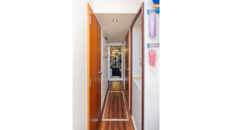 Photo of HATTERAS GRIFFIN 80'