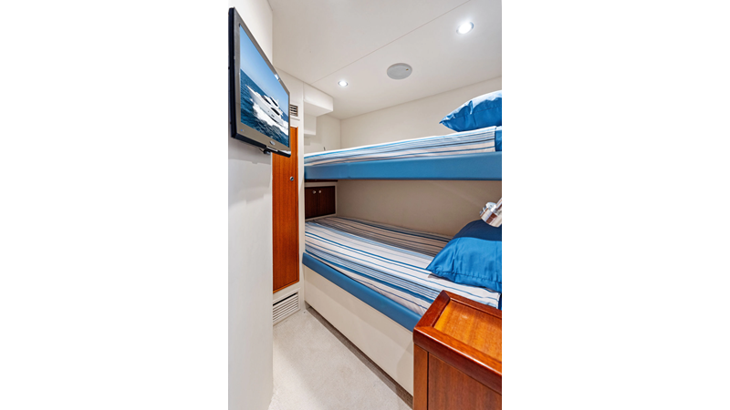 Photo of HATTERAS GRIFFIN 80'