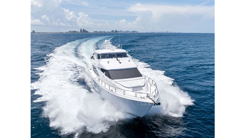 2013 HATTERAS 80 Motor Yacht