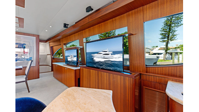 2013 HATTERAS 80 Motor Yacht - photo 7