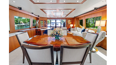 2013 HATTERAS 80 Motor Yacht - photo 8
