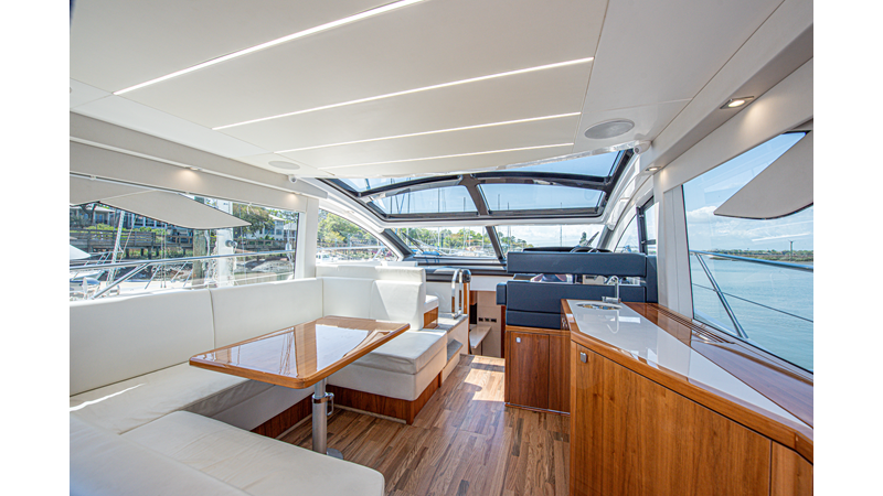 Photo of SUNSEEKER DULZURA 50'