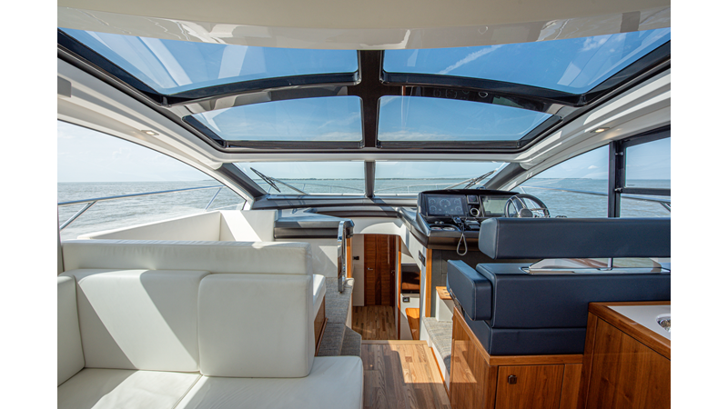 Photo of SUNSEEKER DULZURA 50'