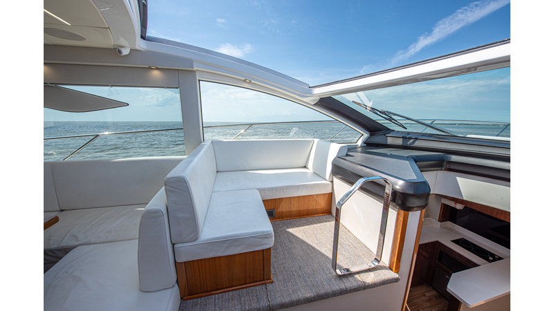 Photo of SUNSEEKER DULZURA 50'