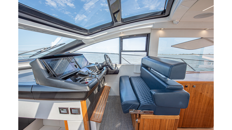 Photo of SUNSEEKER DULZURA 50'