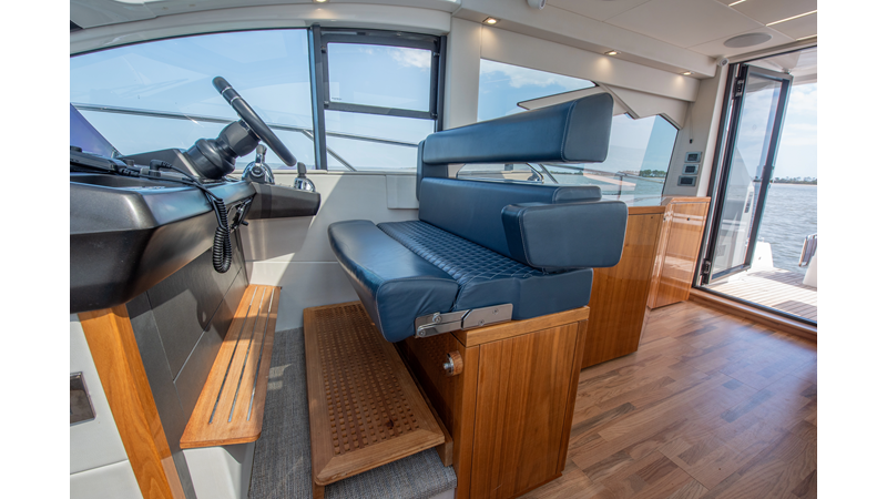 Photo of SUNSEEKER DULZURA 50'