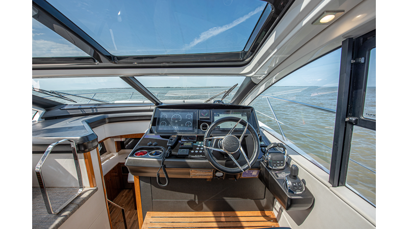 Photo of SUNSEEKER DULZURA 50'
