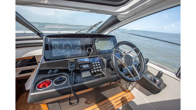 Photo of SUNSEEKER DULZURA 50'