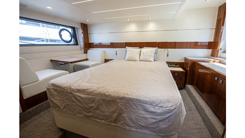 Photo of SUNSEEKER DULZURA 50'