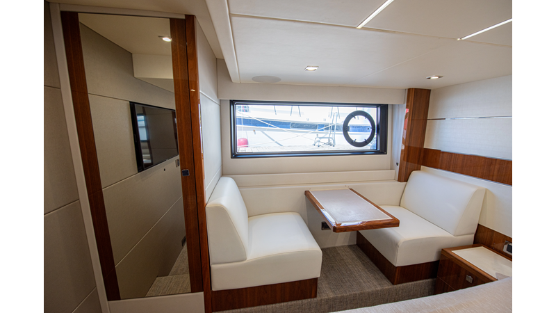 Photo of SUNSEEKER DULZURA 50'