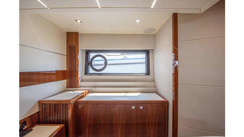 Photo of SUNSEEKER DULZURA 50'