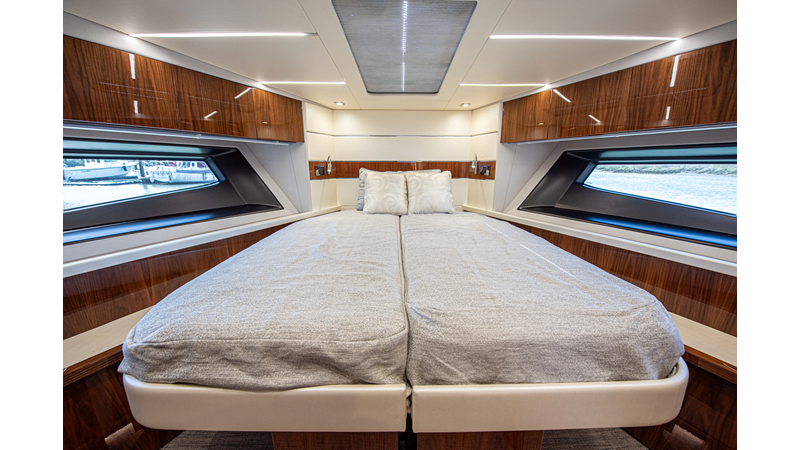 Photo of SUNSEEKER DULZURA 50'