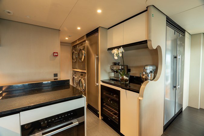 Photo of AZIMUT YACHTS LUZ DE MAR 115' 7