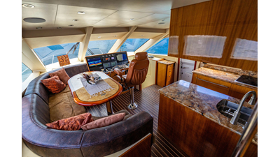 2006 HATTERAS 64 Motor Yacht - photo 12
