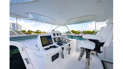 2006 HATTERAS 64 Motor Yacht - photo 17