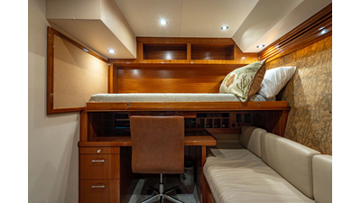 2006 HATTERAS 64 Motor Yacht - photo 26