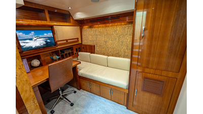 2006 HATTERAS 64 Motor Yacht - photo 27