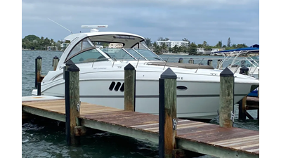 2013 CRUISERS YACHTS 380 EXPRESS