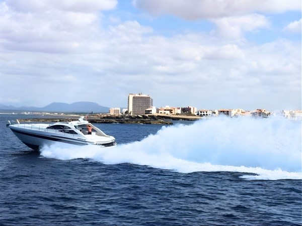Photo of PERSHING M/Y Back In Five Minutes 54' 10