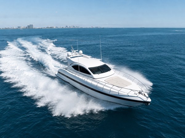 2004 &bull; Mangusta &bull; 72 &bull; Nn 2004 Mangusta 72