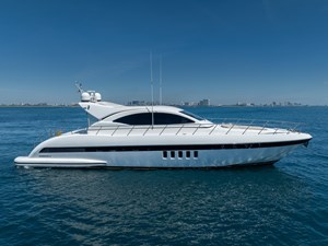 2004 MANGUSTA 72 - photo 4