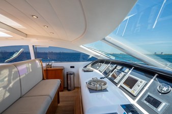 2004 MANGUSTA 72 - photo 10