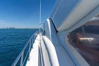 2004 MANGUSTA 72 - photo 11